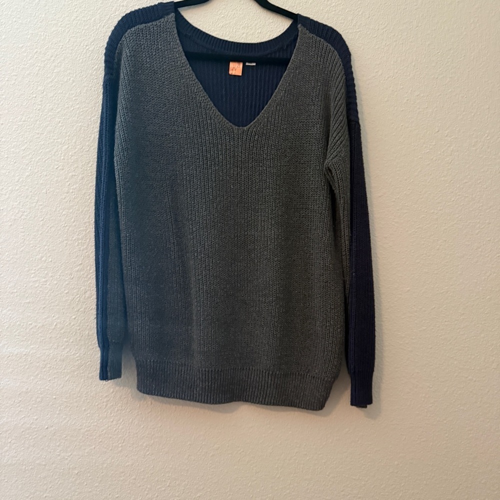 Urban Outfitters Navy Blue & Gray Women’s Sweater